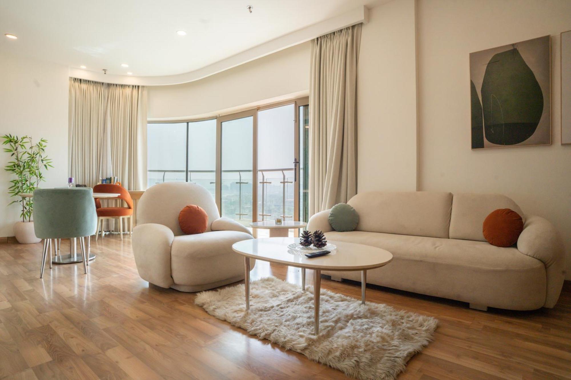 Ar Suites Klj Square Gurgaon Esterno foto