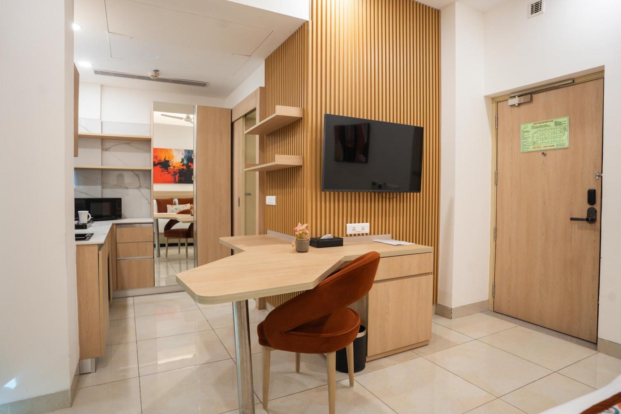 Ar Suites Klj Square Gurgaon Esterno foto